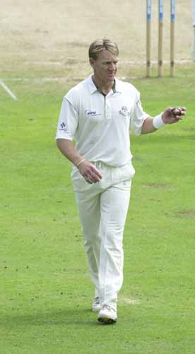 Andy Bichel in the field 2001